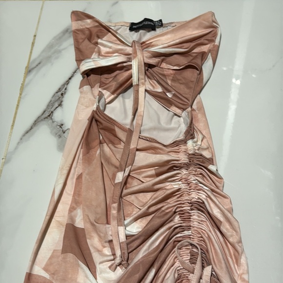 Cute cutout dress from pretty little thing 🤎 - Picture 6 of 7